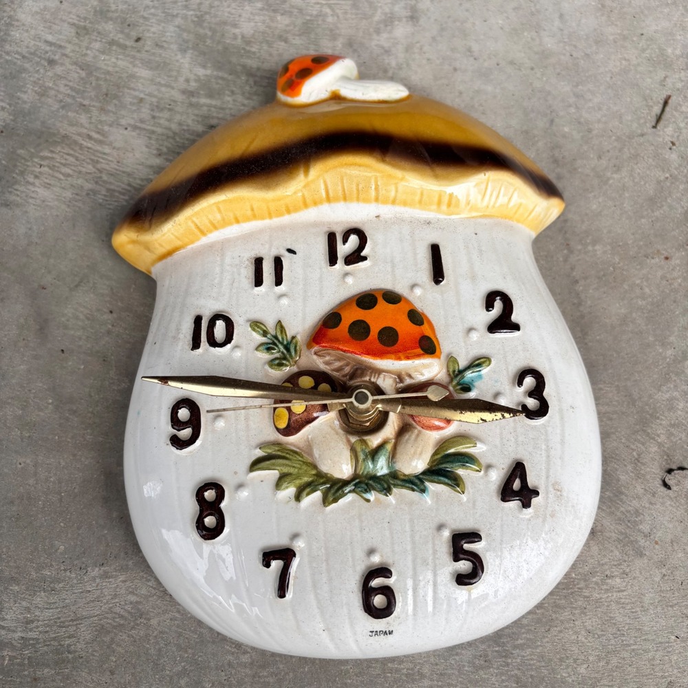 Vintage Sears Merry Mushroom Wall Clock Ceramic Japan Retro 1970s Kitchen Decor